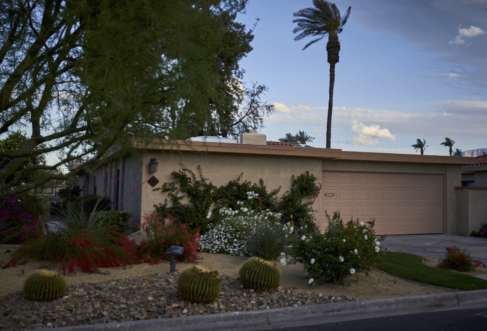 Front of property at Sunrise Country Club